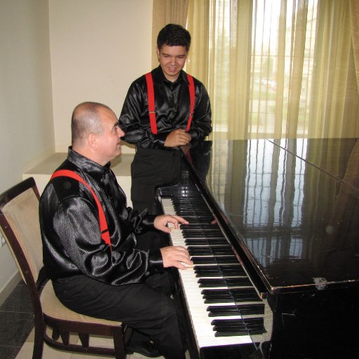 1464-976282_198775576936610_1910071604_o