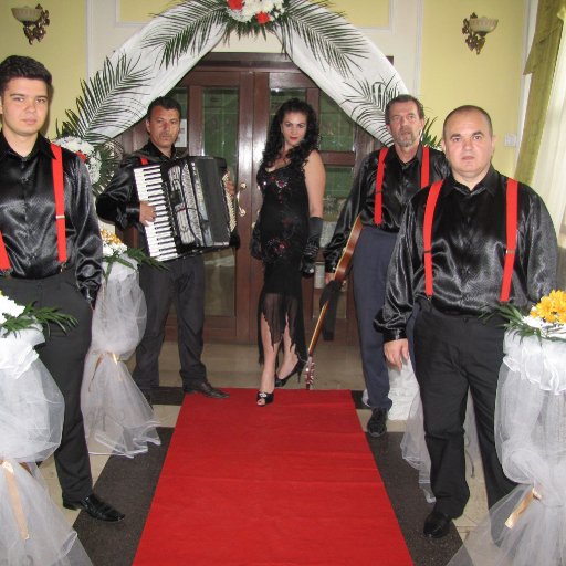 1467-920882_198774676936700_2061681449_o